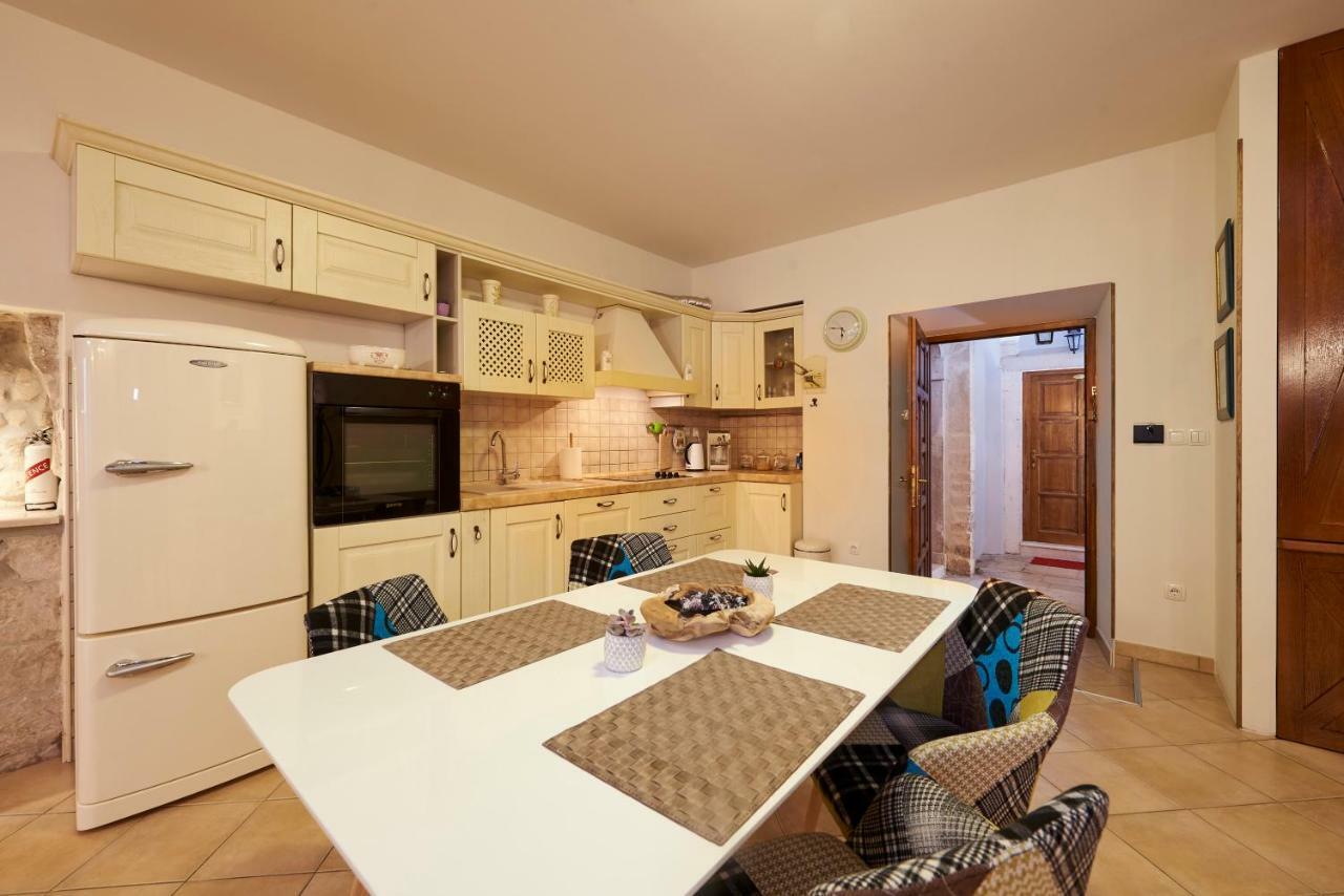 Apartment Capo Residence - Old Town - Parking Τρογκίρ Εξωτερικό φωτογραφία