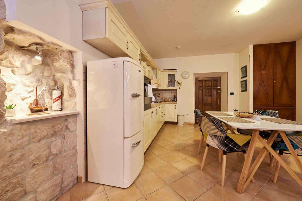 Apartment Capo Residence - Old Town - Parking Τρογκίρ Εξωτερικό φωτογραφία